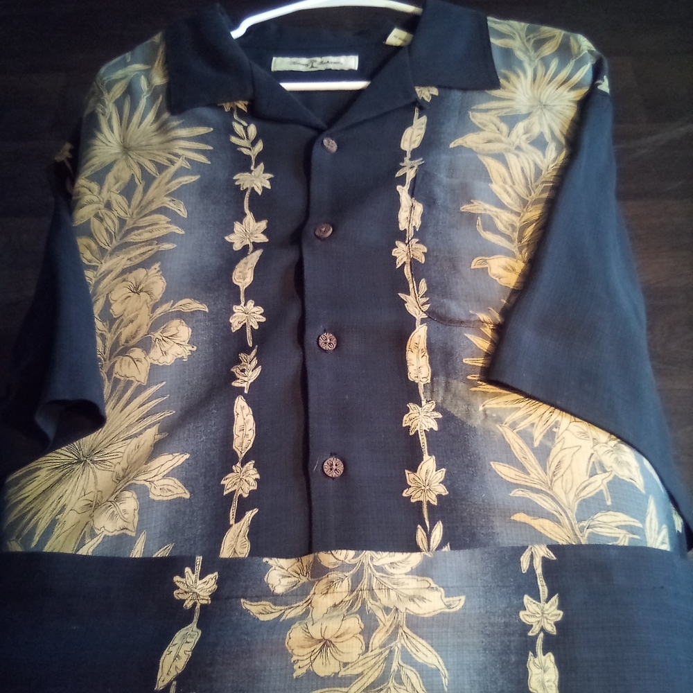Tommy Bahama Button down Short Sleeve Blk/Gld Shirt